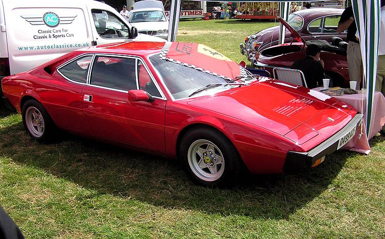 Ferrari GT4