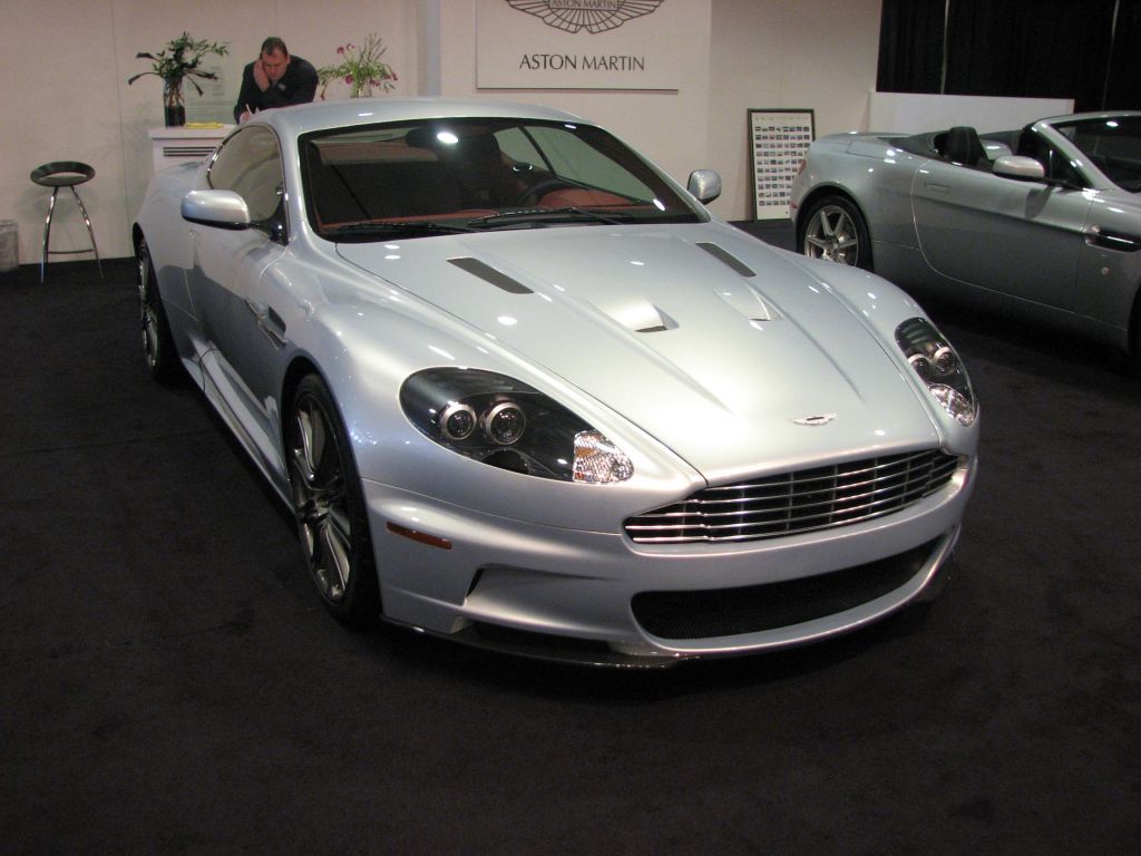 Aston Martin DBS V12